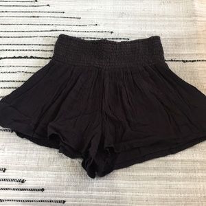 URBAN OUTFITTERS babydoll shorts
